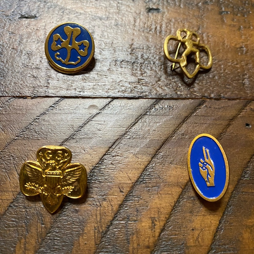 Vintage Lot of 4 Assorted Girl Scout Pins 60’s
